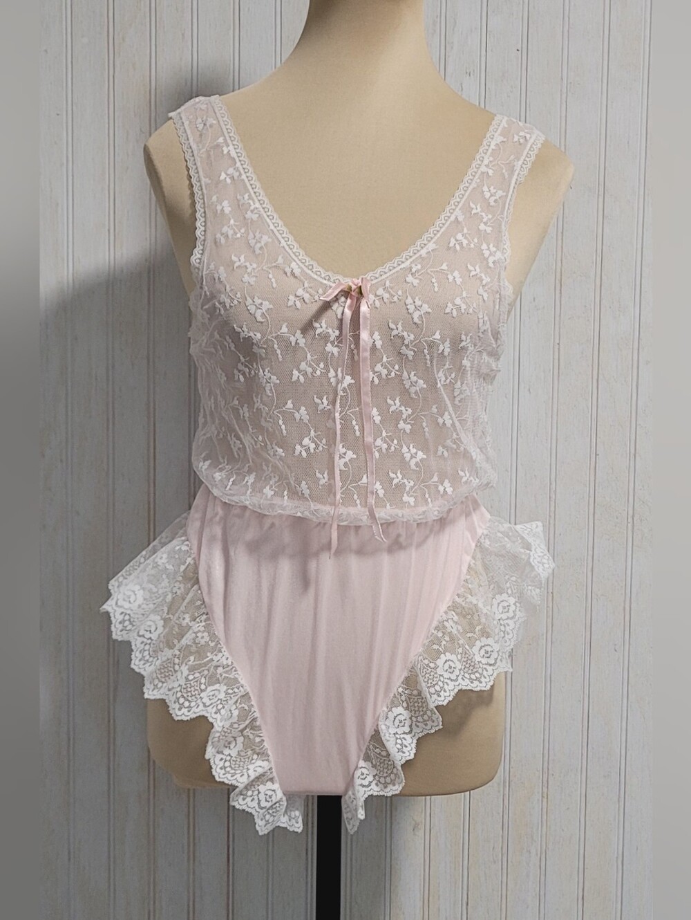 Vintage 1980s Taryn Alexander Pink Lace Ruffle Teddy Body Suit S